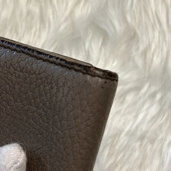 Authentic Gucci leather trifold  keychain cardholder Cute handwritten logo - Picture 7 of 16